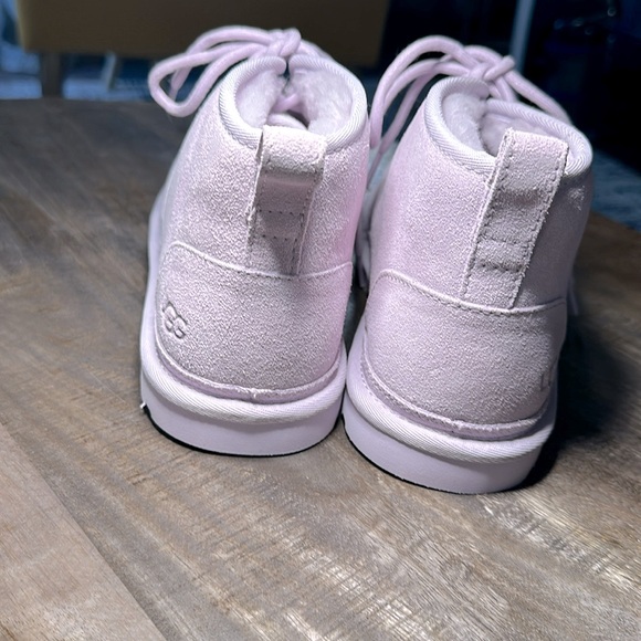 Women UGG Neumel Suede Booties - Picture 4 of 5